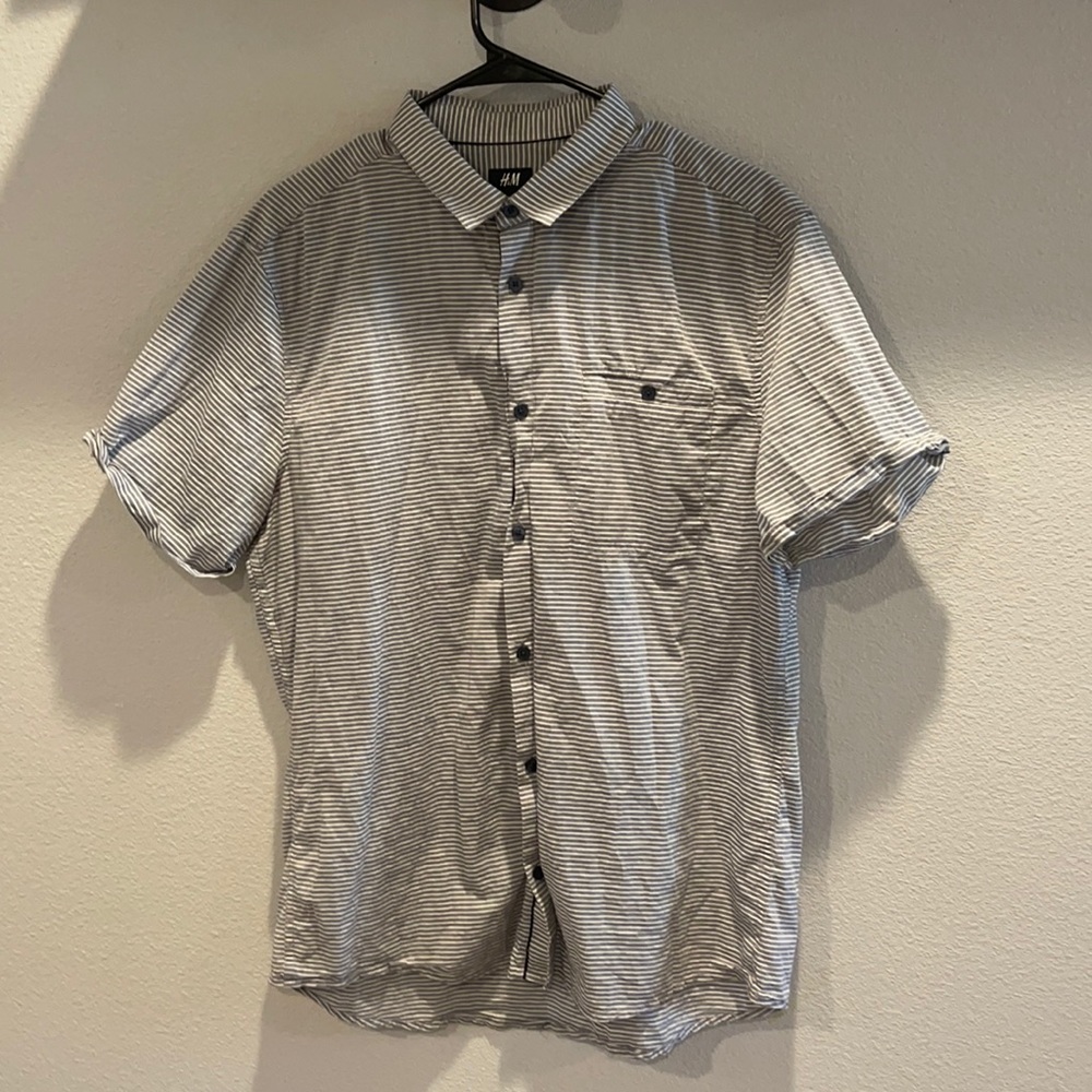 H&M button up shirt